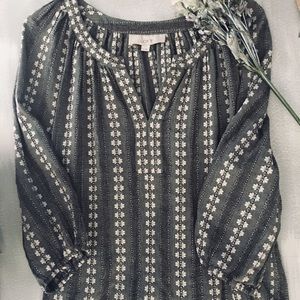 🌻Ann Taylor loft woman’s blouse adorable 💋